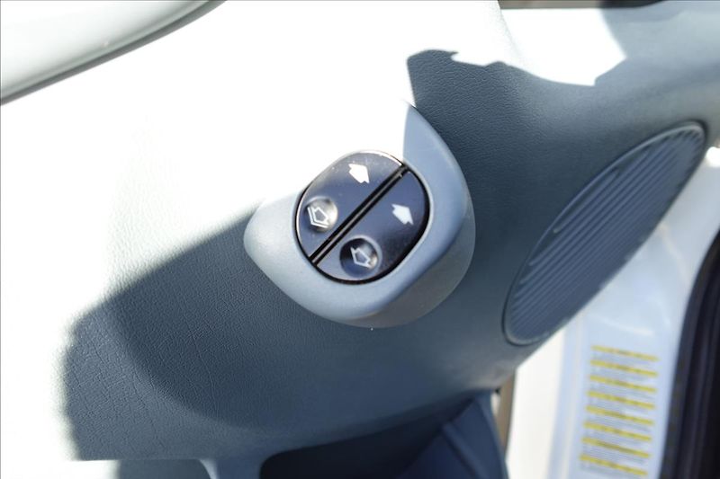 Ford Transit 2,4 TDCi  SKŘÍŇ ČELO - fotka 22 z 28