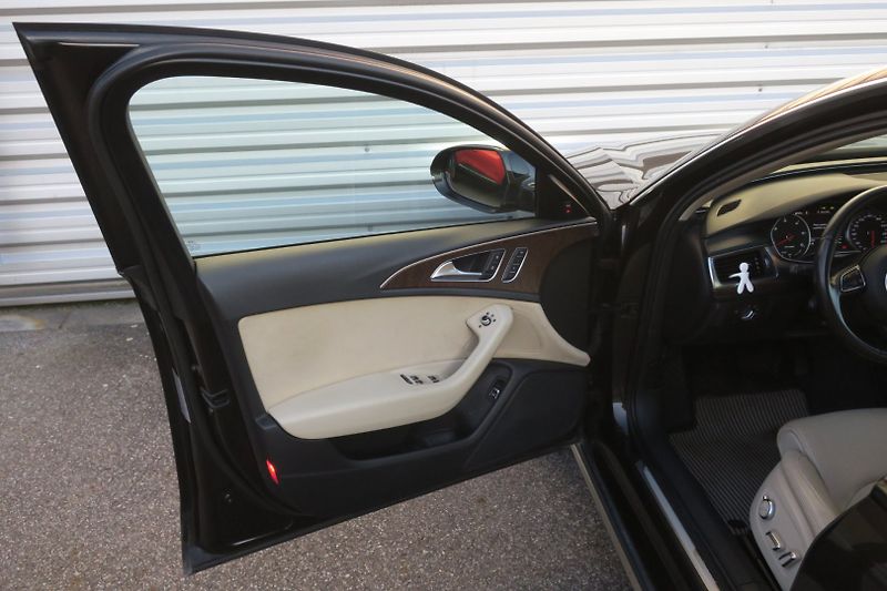 Audi A6 Allroad 3.0TDI 200kW Quat. Stronic ČR - fotka 10 z 50