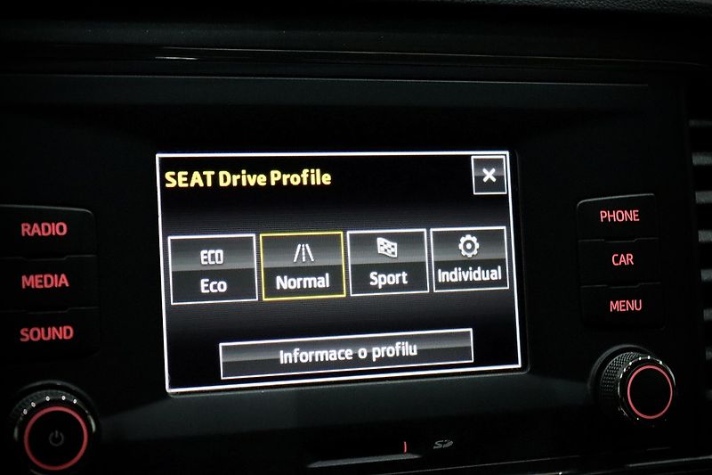 Seat Leon ST 1.4 TSI 92 kW FR - fotka 29 z 35