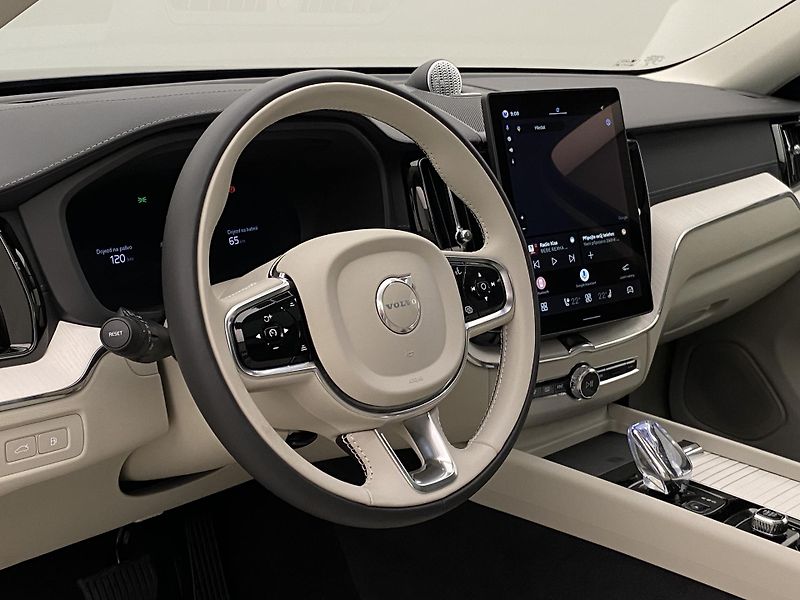 Volvo XC60 T8 AWD RECHARGE DARK ULTRA CZ - fotka 19 z 64