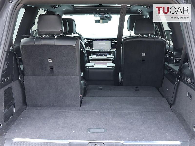 Jeep Grand Wagoneer (2022) 6.4 V8 SERIES III  - fotka 38 z 45