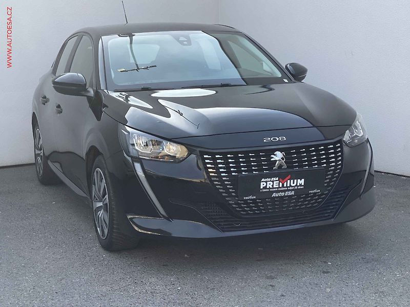 Peugeot 208 (2021) 1.2 PT, Allure, LED, navi - fotka 1 z 19