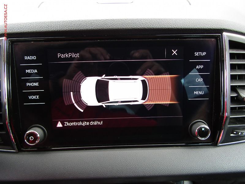 Škoda Karoq (2019) 1.5 TSi 4x4, Soleil, DSG, LED - fotka 17 z 20