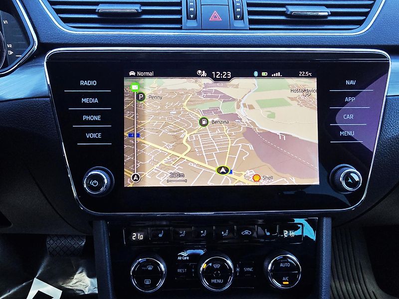 Škoda Superb 2.0TDI 110KW DSG STYLE+ TZ. ČR - fotka 30 z 50