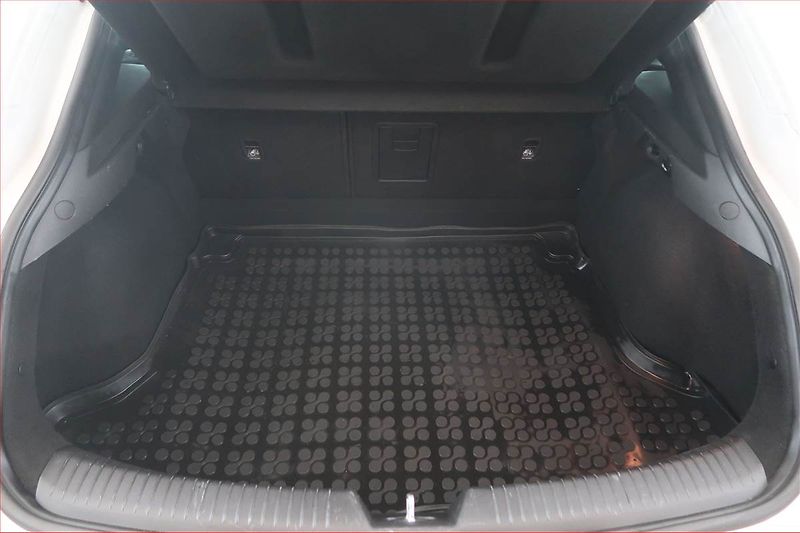 Hyundai i30 (2020) N-Line 1.4 T-GDI, Automat, ČR - fotka 14 z 18