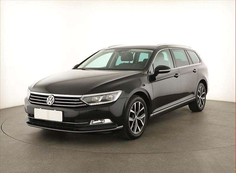 Volkswagen Passat (2018) 2.0 TDI, Kůže, Navi, Tempomat - fotka 2 z 20