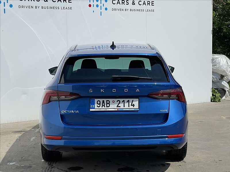 Škoda Octavia 2,0 TDI DSG 4x4 Style Plus LED - fotka 23 z 23