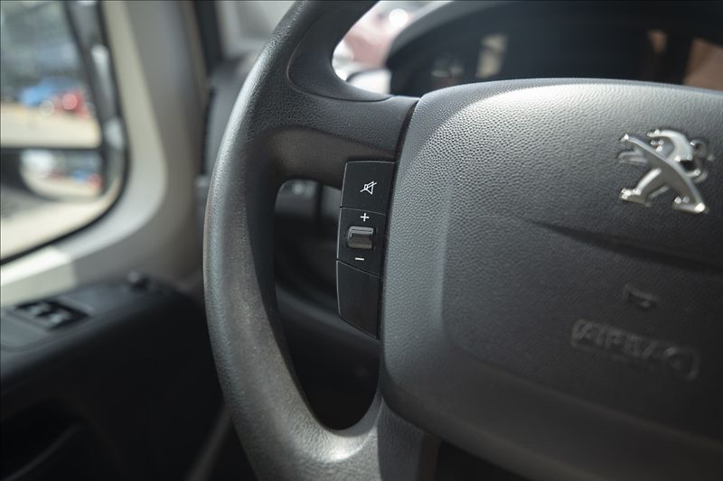 Peugeot Boxer 2,2 BlueHDI 1. MAJITEL ČR DPH - fotka 21 z 28