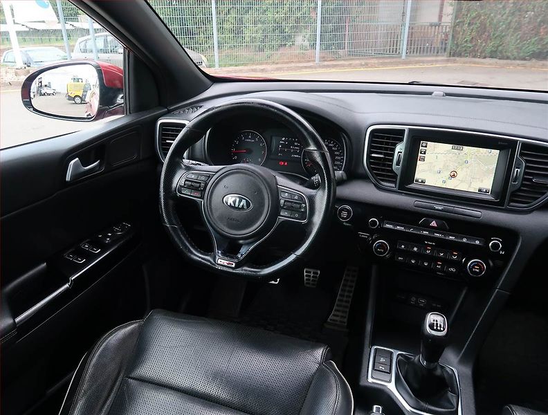 Kia Sportage (2016) GT Line 1.6 T-GDI, Serv.kniha - fotka 7 z 21