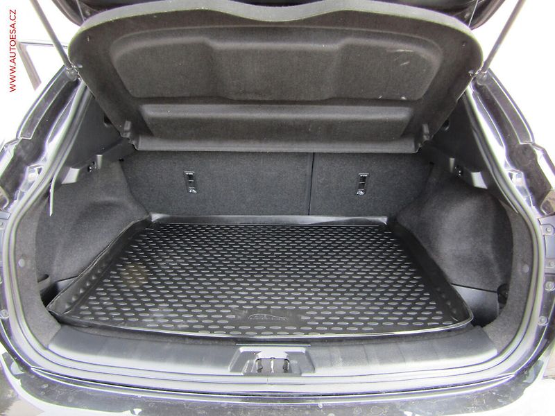 Nissan Qashqai (2014) 1.2 DiG-T, ČR, AT, navi - fotka 8 z 24