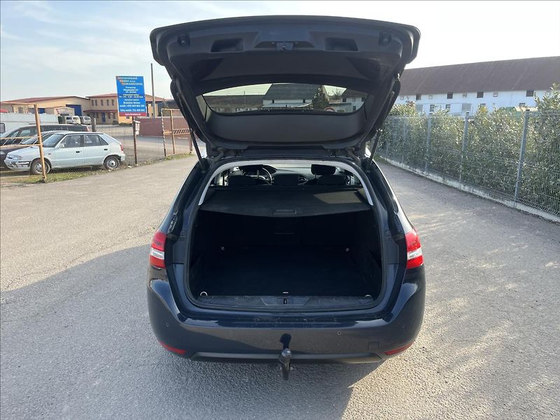 Peugeot 308 1,5 HDi STYLE KLIMA TAŽNÉ ALU - fotka 30 z 40