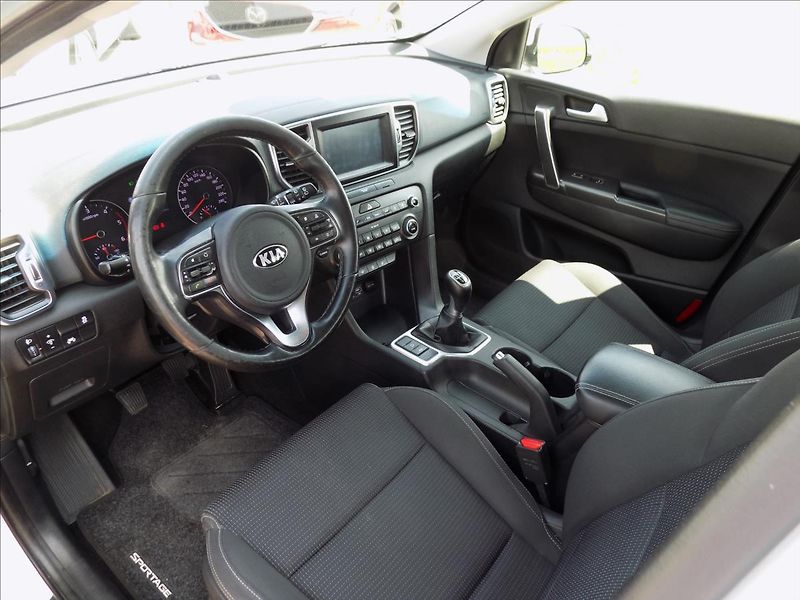 Kia Sportage 1,7 CRDi NAVI, KAMERA, 1.maj. - fotka 14 z 35