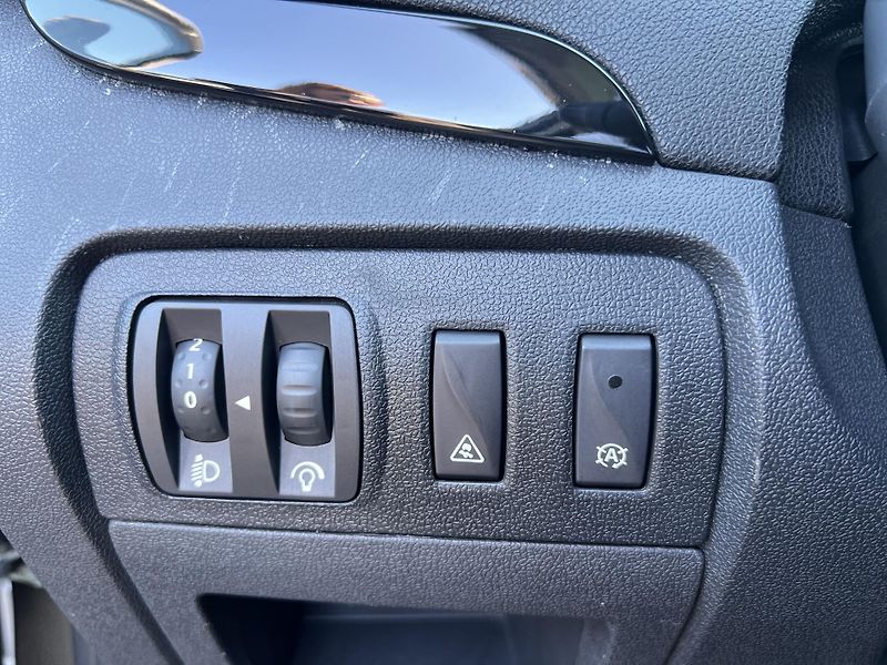 Renault Scénic 1.2TCe KLIMA TEMPOMAT ALU - fotka 13 z 43
