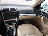 Škoda Octavia (2010) Elegance 2.0 TDI, Automat - náhled 8