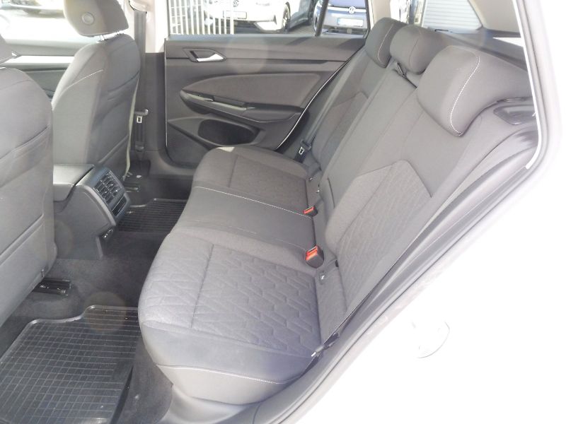 Volkswagen Golf Variant (2024) Life 1,5 TSI 85kW - fotka 17 z 24