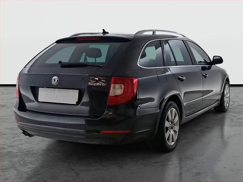 Škoda Superb (2012) Ambition 2.0 TDI, Navi, Xenony - fotka 5 z 16