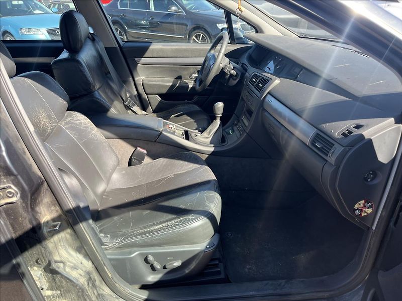 Renault Vel Satis 2,2 dCi TAŽNÉ STK 12/2026 - fotka 11 z 27