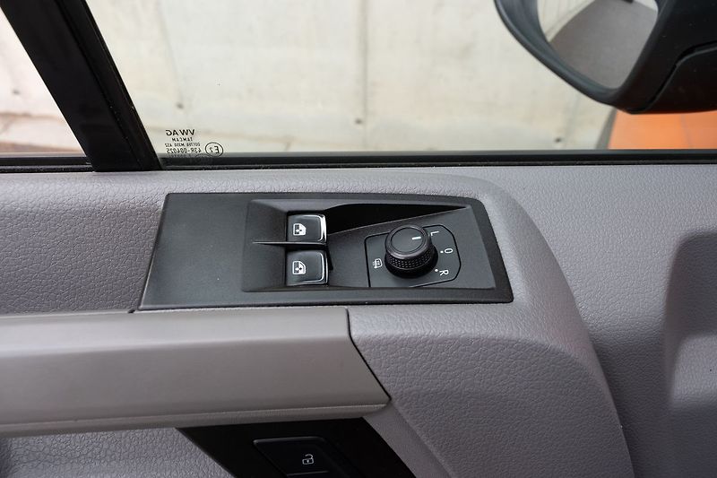 Volkswagen Crafter 2.0 TDI *L1H1*2xŠOUPAČKY*DPH* - fotka 14 z 29