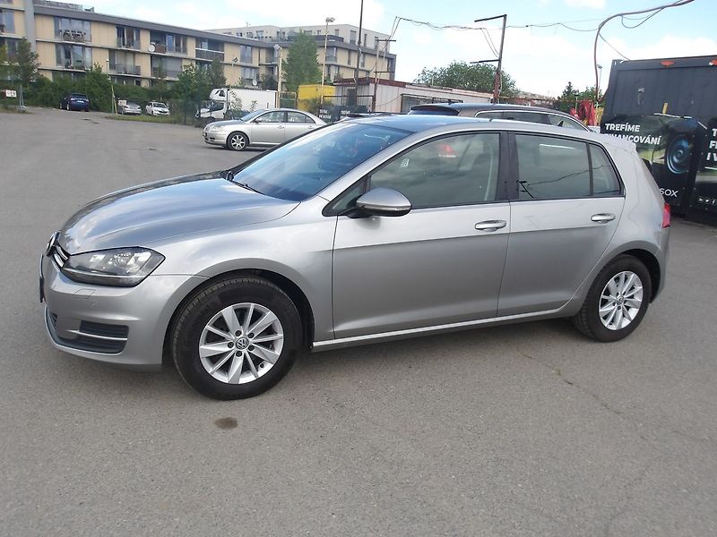 Volkswagen Golf 1,4TSi 92kW ČR ! 2.MAJ.! - fotka 1 z 27