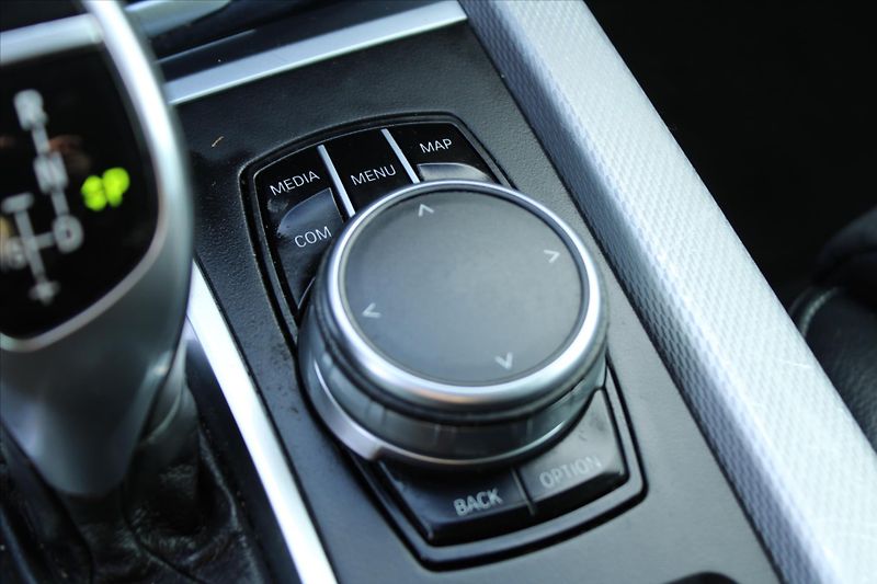 BMW X5 xDrive 30d 190kW M PAKET ČR - fotka 24 z 28