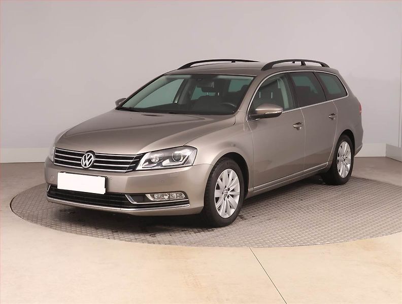 Volkswagen Passat (2014) Comfortline 2.0 TDI, Automat - fotka 2 z 18