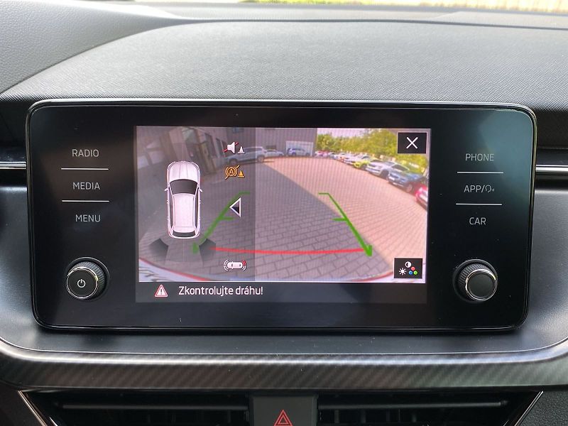 Škoda Kamiq (2021) 1.5 TSI Monte Carlo - fotka 16 z 38