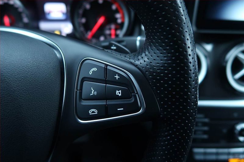 Mercedes-Benz CLA (2018) AMG Paket 200 CDI, Automat - fotka 18 z 22
