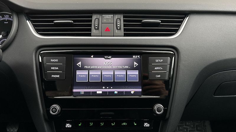 Škoda Octavia 1.6 TDI Ambition Combi - fotka 11 z 24