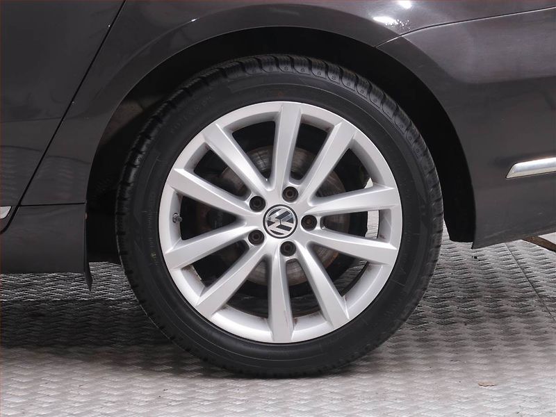 Volkswagen Passat (2011) 2.0 TDI, Xenony, Tempomat - fotka 15 z 19