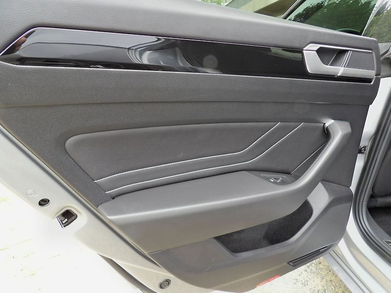 Volkswagen Arteon Shooting Brake 2.0TDI DSG 4Motion Rline Tažné - fotka 26 z 36