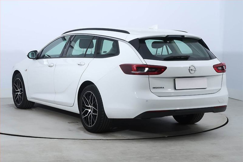 Opel Insignia (2017) 2.0 CDTI, Tempomat - fotka 4 z 21