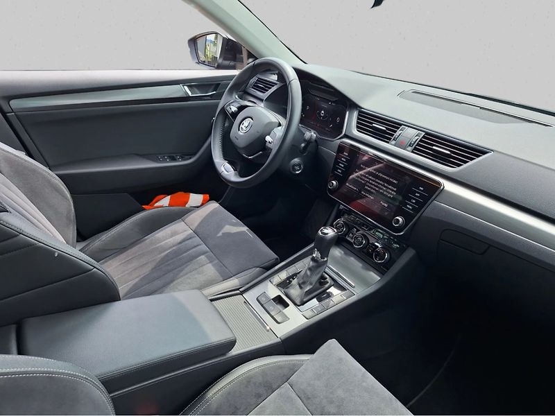 Škoda Superb kombi 2.0TDI 110kW Style DSG - fotka 3 z 5