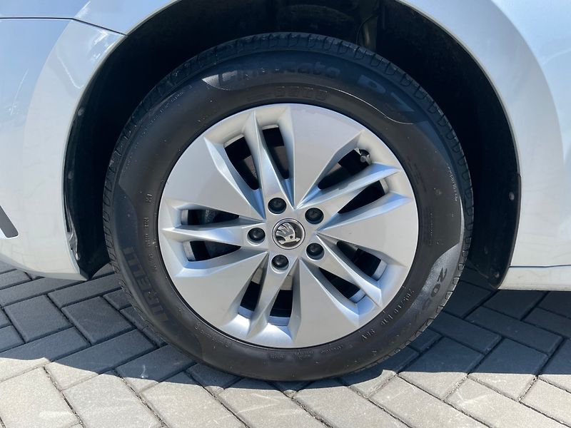 Škoda Octavia (2021) IV Com.2.0TDi Navigace! PDC! - fotka 35 z 36