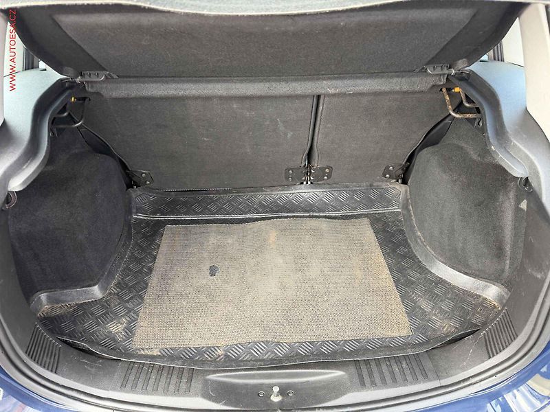 Ford Fusion (2009) 1.4i, 2.maj,ČR, AC - fotka 7 z 15