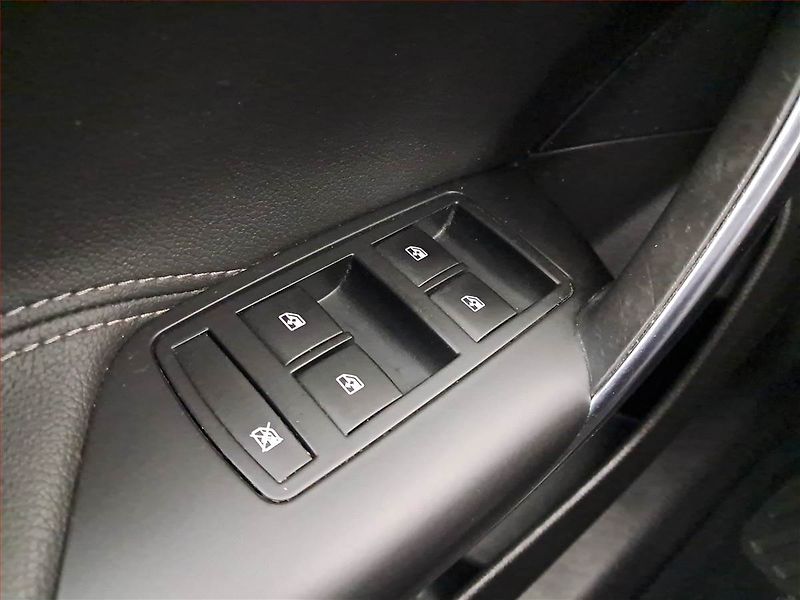Opel Insignia (2015) Cosmo 2.0 CDTI, Serv.kniha - fotka 15 z 18