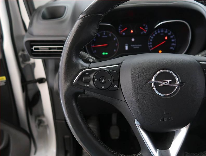 Opel Combo (2022) Maxi Elegance 1.5 CDTI, 7Míst - fotka 20 z 24