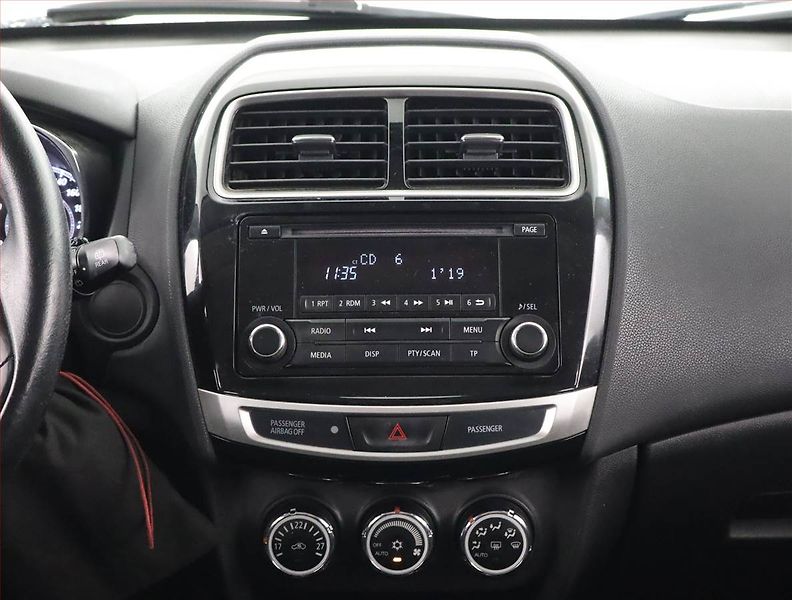 Mitsubishi ASX (2015) 1.6 MIVEC, Tempomat - fotka 12 z 19