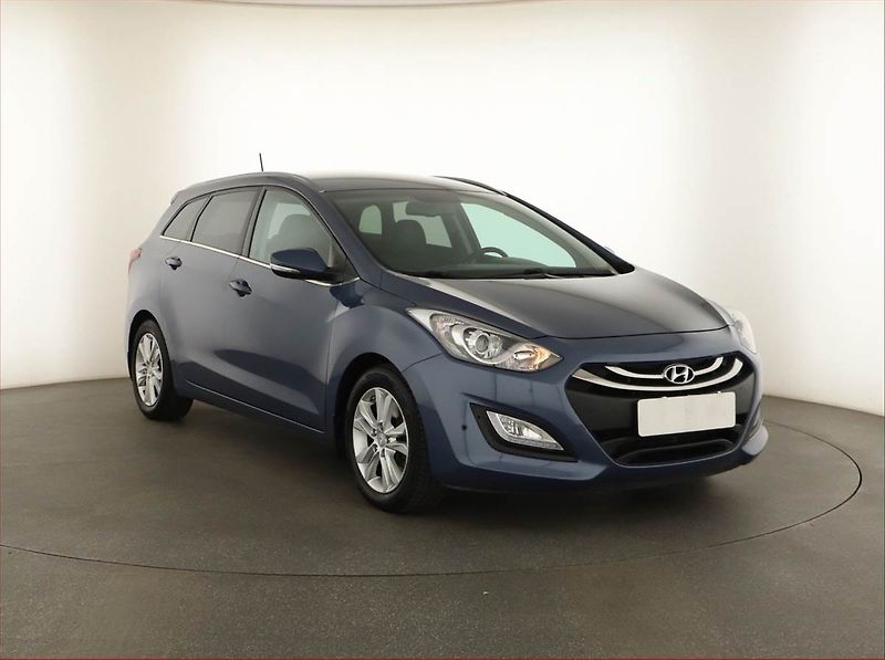 Hyundai i30 (2014) 1.6 CRDi, Automat, Navi - fotografie inzerátu
