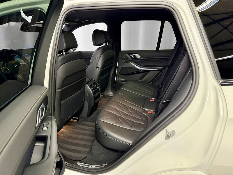 BMW X5 40d xDrive M-PAKET, LED. DRIVE - fotka 12 z 29