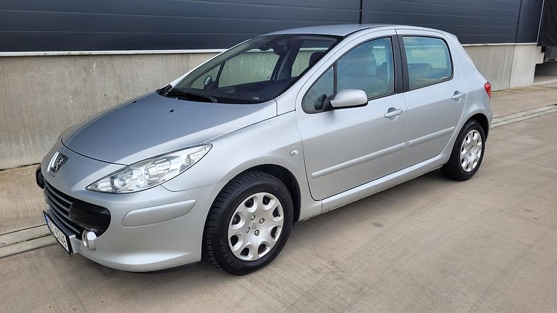 Peugeot 307 1,6 16V 80KW - fotka 6 z 19