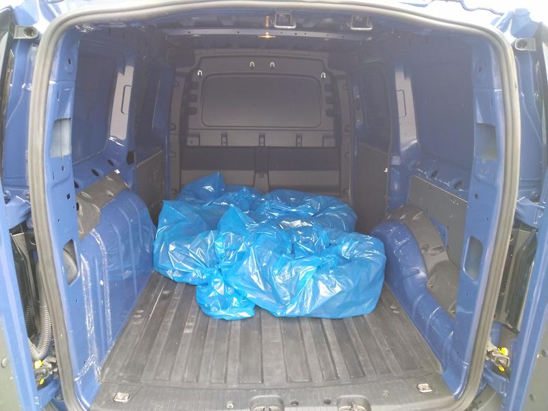 Volkswagen Caddy Maxi 2.0 TDI - fotka 7 z 22