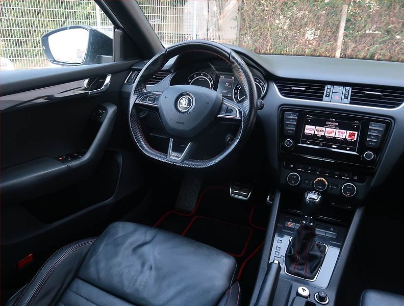 Škoda Octavia (2015) RS 2.0 TSI, Automat - fotka 7 z 19