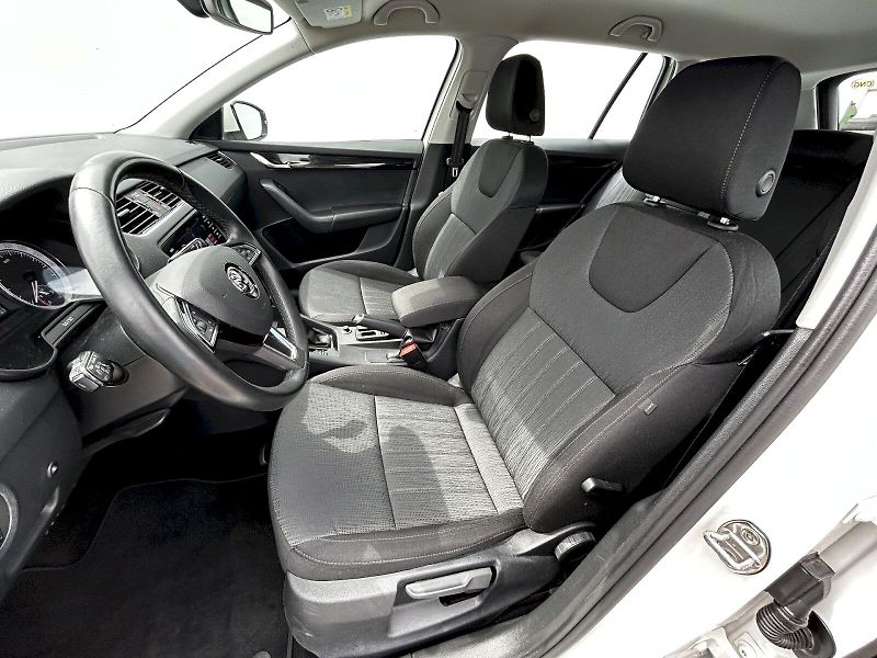 Škoda Octavia (2019) Combi 1.5 TSI 96kW Plyn (CNG) - fotka 23 z 30