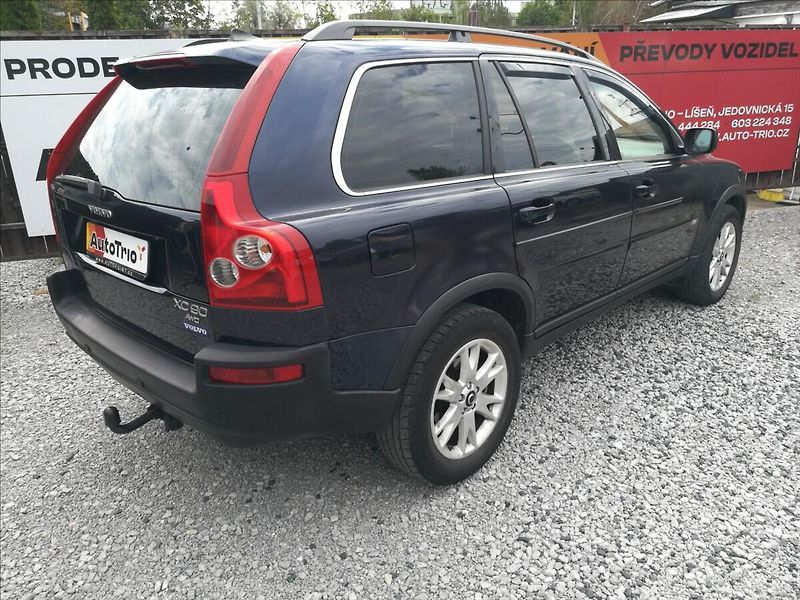 Volvo XC90 2,4 D5 AWD - fotka 3 z 18