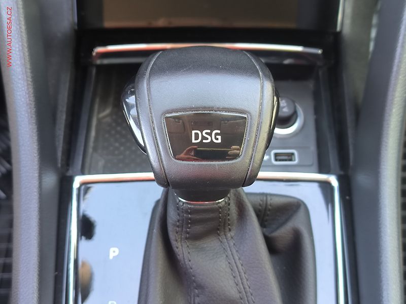 Škoda Karoq (2018) 1.5TSi, ČR, DSG, navi - fotka 18 z 27