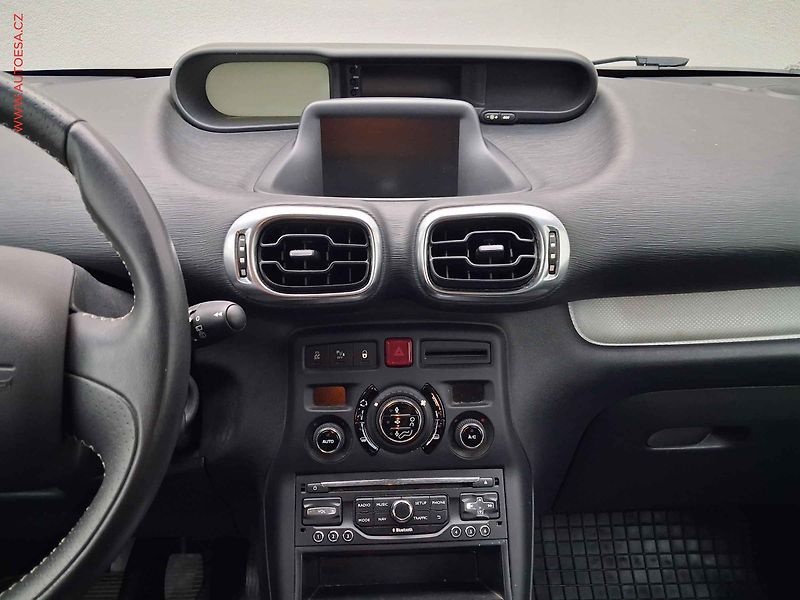 Citroën C3 Picasso (2015) 1.2 PT, Millenium, navi - fotka 12 z 16