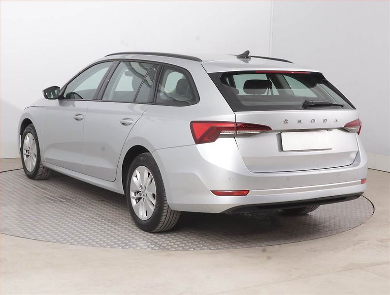 Škoda Octavia (2022) Ambition 2.0 TDI, ČR,1.maj - fotka 4 z 15