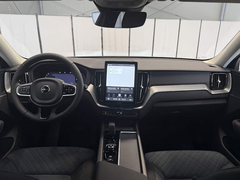 Volvo XC60 (2026) B5 2.0L 250+14 HPAT8 AWD CORE - fotka 7 z 26