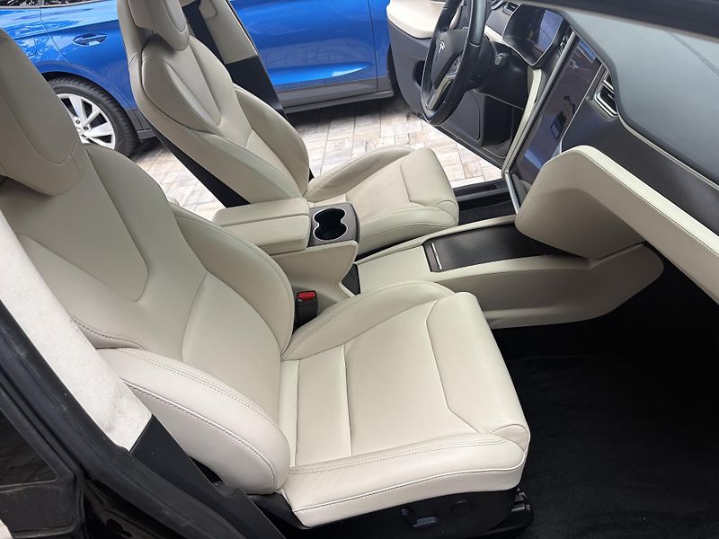 Tesla Model X (2018) 100D, MCU2, tazne,5mist - fotka 14 z 20