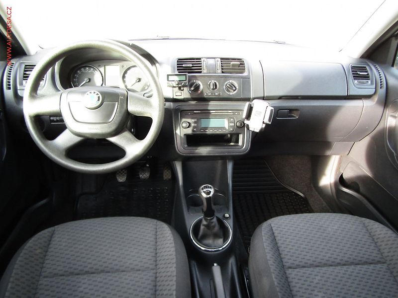 Škoda Fabia (2012) 1.6 TDi, ČR, AC, tažné - fotka 8 z 17
